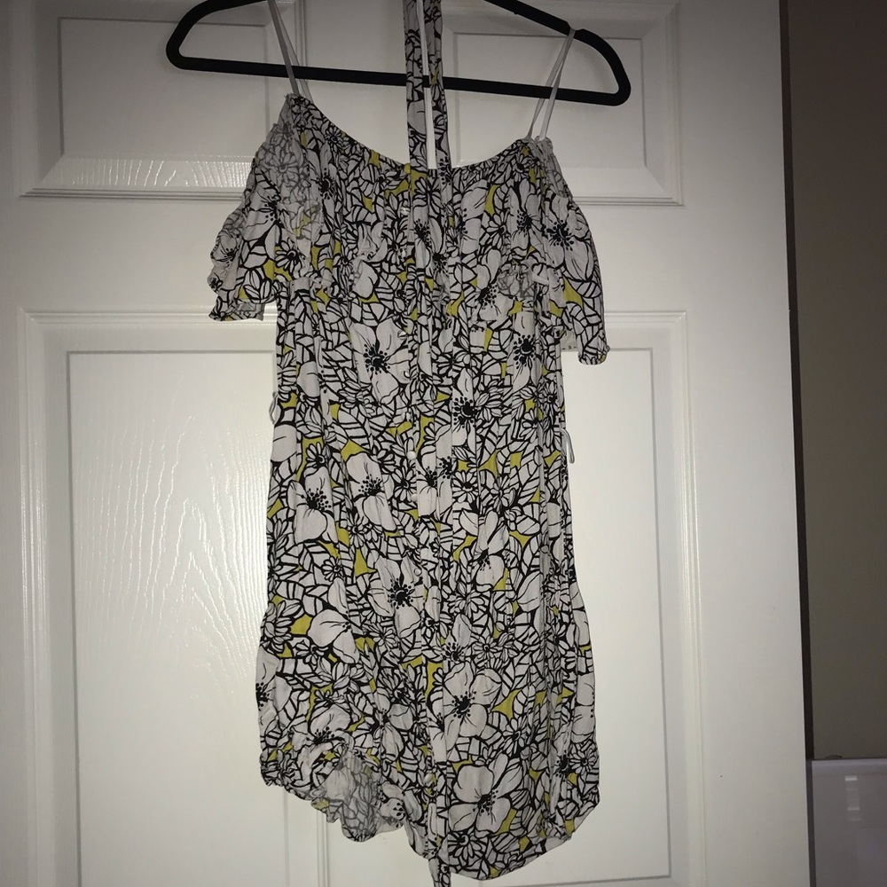 F21 Ruffled Blk/Yellow/White Dress w/ Faux Buttons
